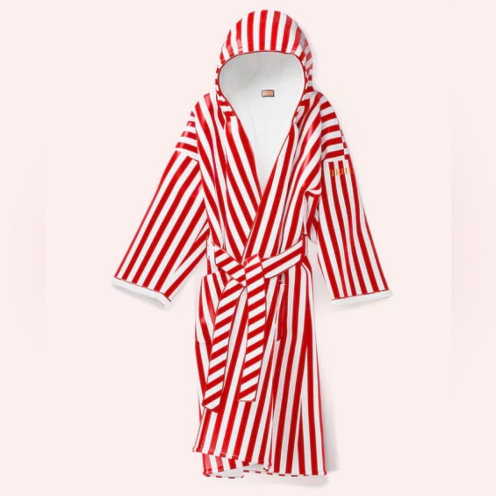 🔥 SOLD🔥Truly Signature VIP Collection Bath Robe - Picture 2 of 7
